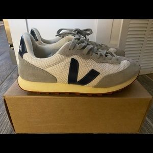 Veja Sneakers